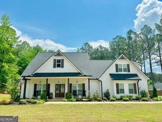 62 PRESLEY FARM Parkway, Rockmart, GA 30153
