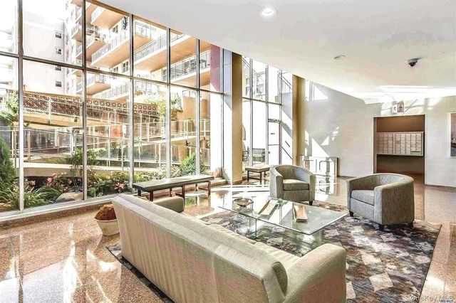 25 Neptune Boulevard 4F, Long Beach, NY 11561