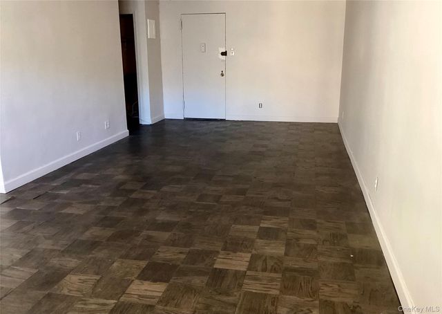 25 Neptune Boulevard 4F, Long Beach, NY 11561