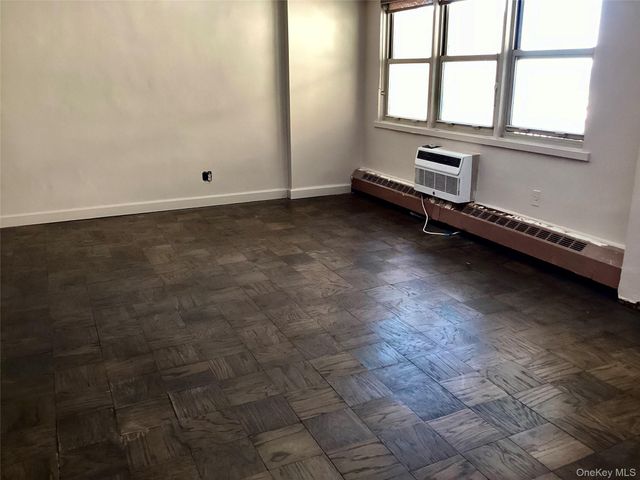 25 Neptune Boulevard 4F, Long Beach, NY 11561