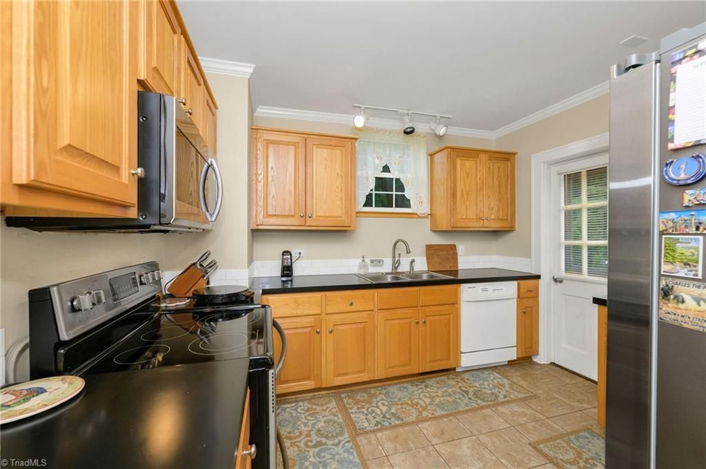 211 N Bridge Street, Jonesville, NC 28642