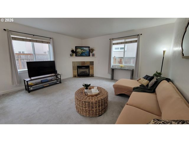 2461 MOUNTAIN Ter, Eugene, OR 97408