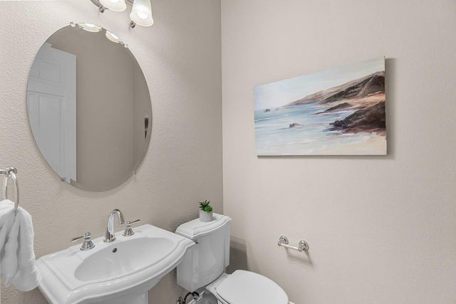 2498 Pepper Tree Ln, Manteca, CA 95336