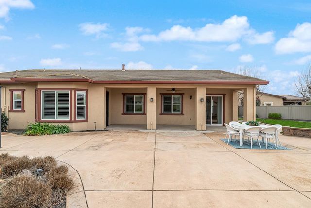 2498 Pepper Tree Ln, Manteca, CA 95336