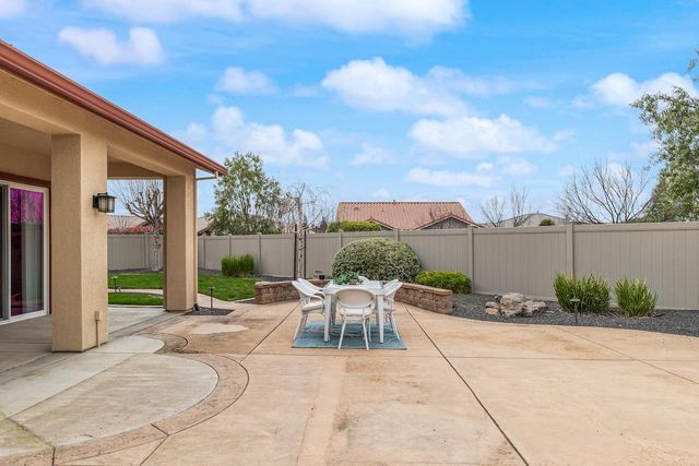 2498 Pepper Tree Ln, Manteca, CA 95336
