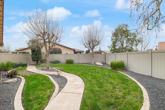 2498 Pepper Tree Ln, Manteca, CA 95336