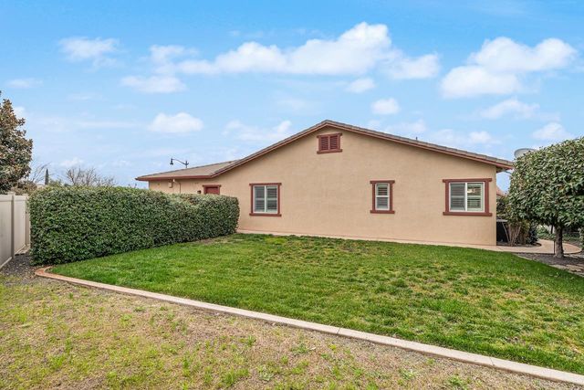 2498 Pepper Tree Ln, Manteca, CA 95336