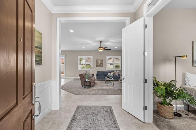 2498 Pepper Tree Ln, Manteca, CA 95336