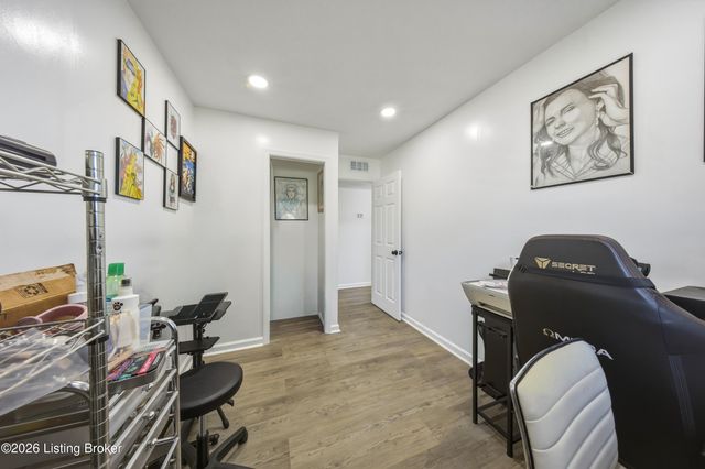 7005 Ethan Allen Way, Louisville, KY 40272