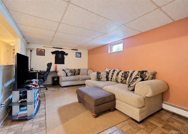 2 Renwick Road, Ronkonkoma, NY 11779