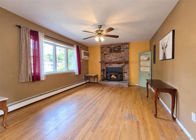 2 Renwick Road, Ronkonkoma, NY 11779