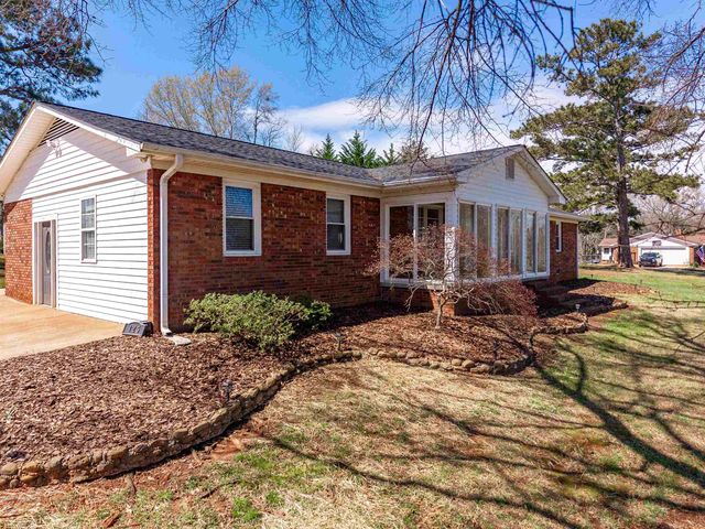 125 Goforth Road, Campobello, SC 29322