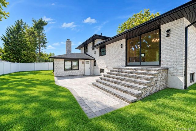 2056 Stratford Drive, Westbury, NY 11590