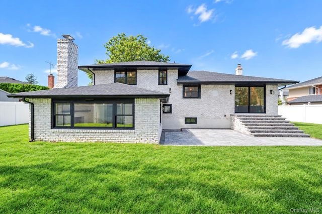 2056 Stratford Drive, Westbury, NY 11590