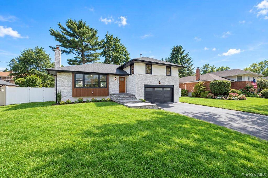 2056 Stratford Drive, Westbury, NY 11590 — photo 2