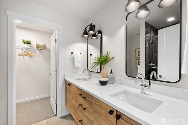 767 7th Avenue NW, Issaquah, WA 98027