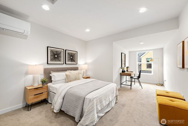 767 7th Avenue NW, Issaquah, WA 98027