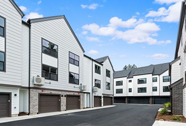767 7th Avenue NW, Issaquah, WA 98027