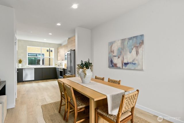 767 7th Avenue NW, Issaquah, WA 98027
