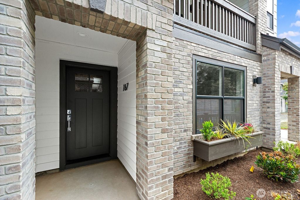 767 7th Avenue NW, Issaquah, WA 98027