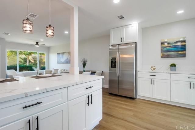 3839 Vista Campana 6, Oceanside, CA 92057