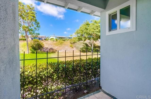 3839 Vista Campana 6, Oceanside, CA 92057