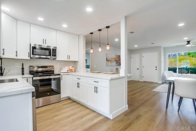 3839 Vista Campana 6, Oceanside, CA 92057