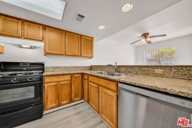 820 W Compton Boulevard 17, Compton, CA 90220