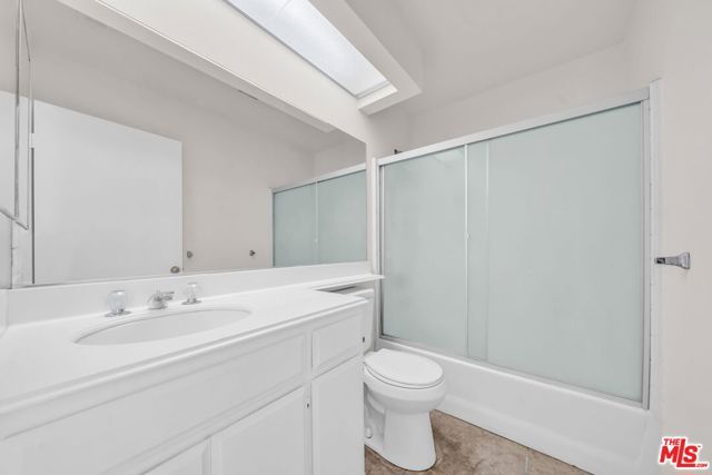 820 W Compton Boulevard 17, Compton, CA 90220