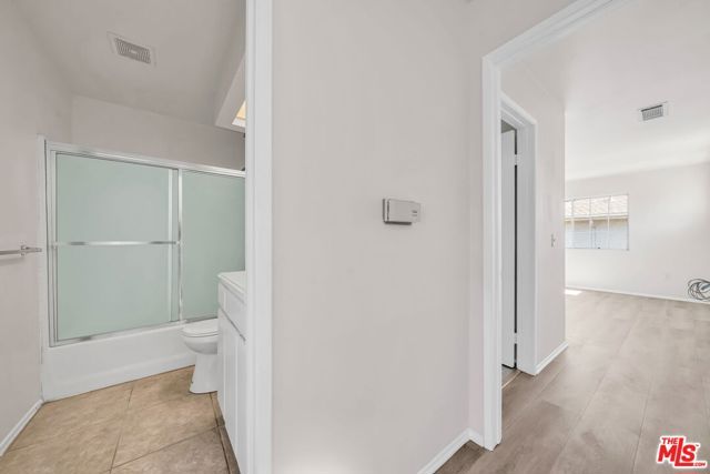 820 W Compton Boulevard 17, Compton, CA 90220