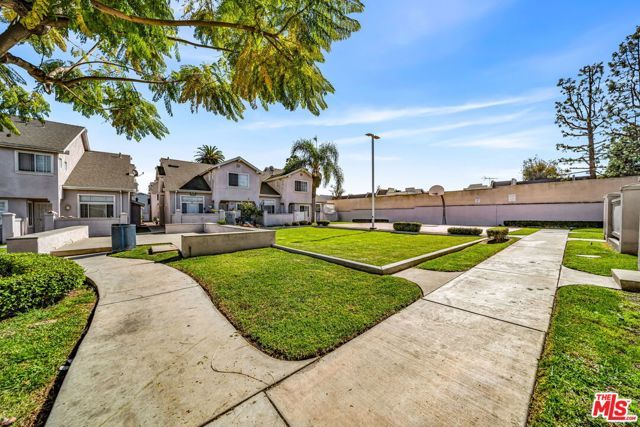 820 W Compton Boulevard 17, Compton, CA 90220