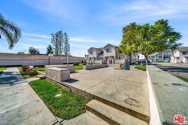 820 W Compton Boulevard 17, Compton, CA 90220