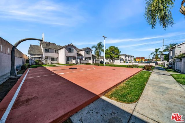 820 W Compton Boulevard 17, Compton, CA 90220