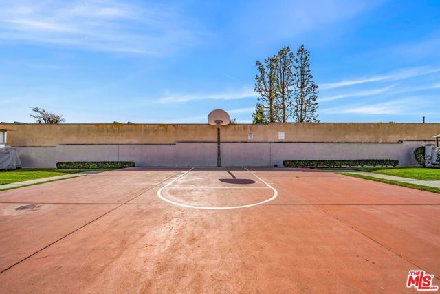 820 W Compton Boulevard 17, Compton, CA 90220