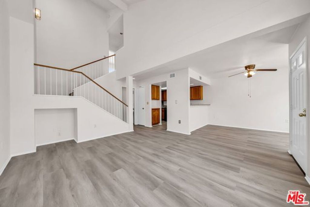 820 W Compton Boulevard 17, Compton, CA 90220