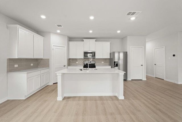 222 Brazen Forest Trl, Magnolia, TX 77354