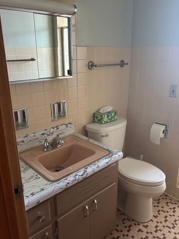 6401 W 52nd Street 2, Chicago, IL 60638