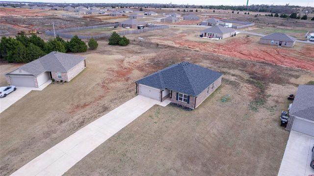 5568 Bent Creek Road, Shawnee, OK 74804