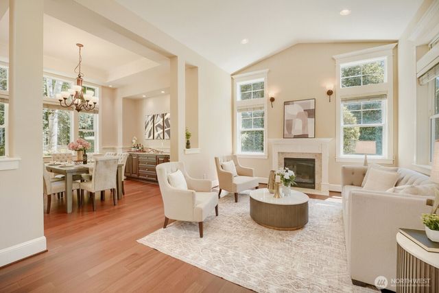 13042 NE 8th Street, Bellevue, WA 98005