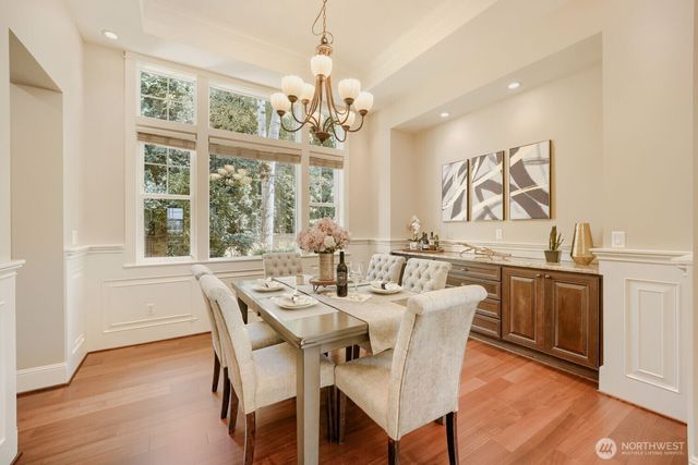 13042 NE 8th Street, Bellevue, WA 98005