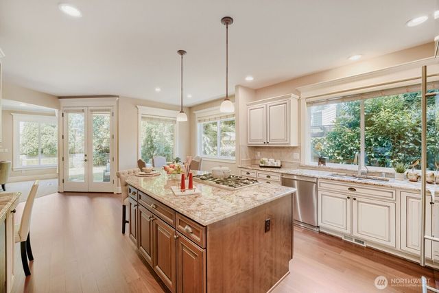 13042 NE 8th Street, Bellevue, WA 98005