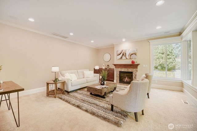 13042 NE 8th Street, Bellevue, WA 98005
