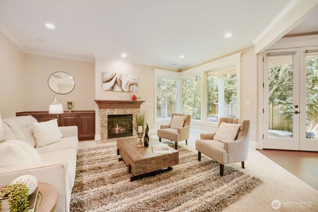 13042 NE 8th Street, Bellevue, WA 98005