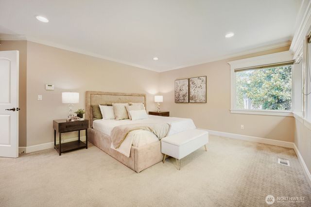 13042 NE 8th Street, Bellevue, WA 98005
