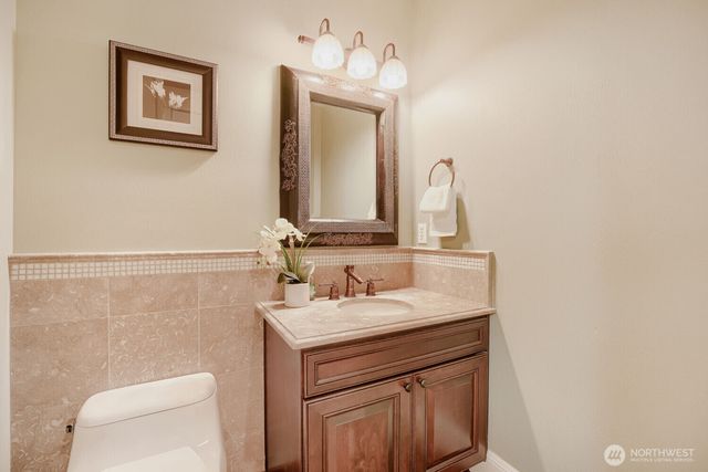 13042 NE 8th Street, Bellevue, WA 98005