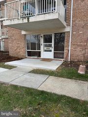 2633 FORT FARNSWORTH RD #268, Alexandria, VA 22303