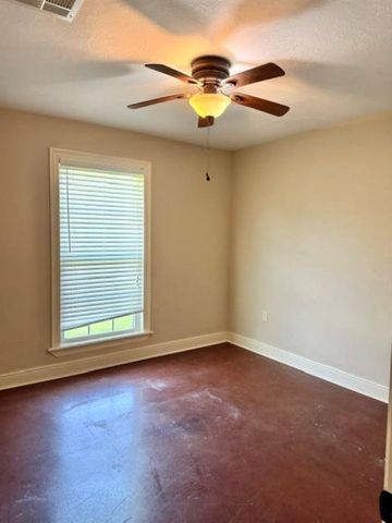 2116 5th Avenue, Lake Charles, LA 70601