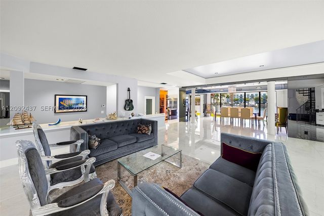 507 Palm Dr, Hallandale Beach, FL 33009
