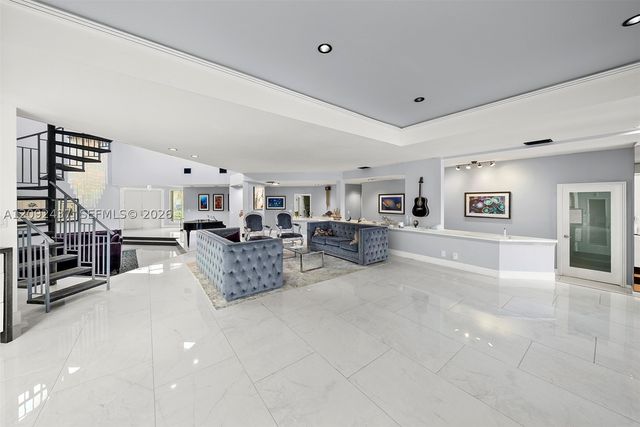 507 Palm Dr, Hallandale Beach, FL 33009