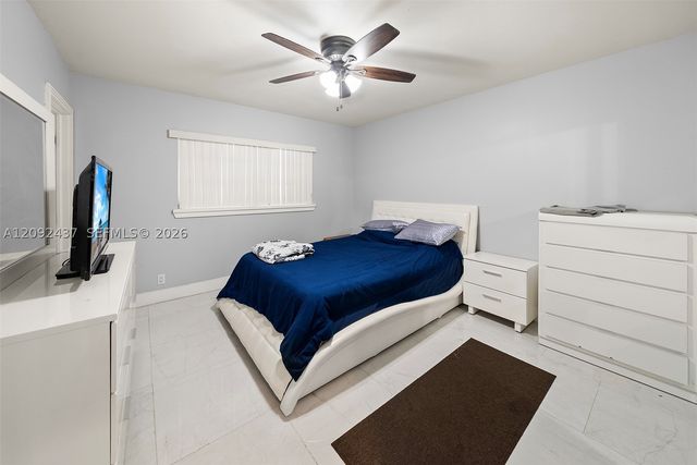 507 Palm Dr, Hallandale Beach, FL 33009